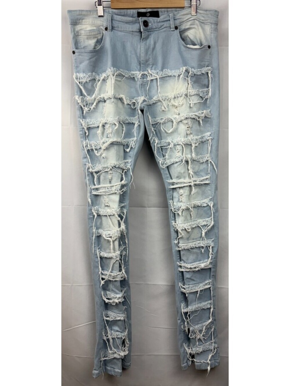Focus Jeans Men's US Size 38W 38L Stackable Distressed Light Wash Denim Jeans